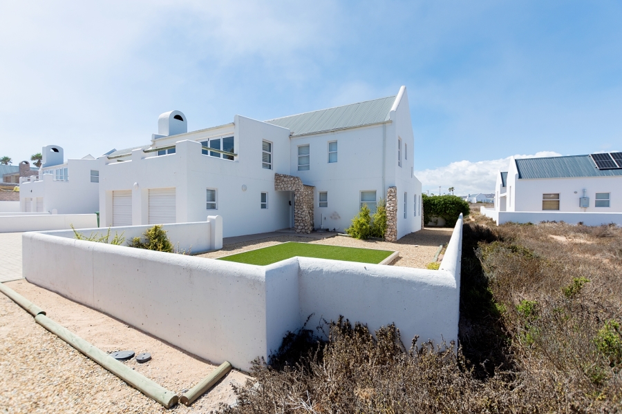 4 Bedroom Property for Sale in Golden Mile Western Cape